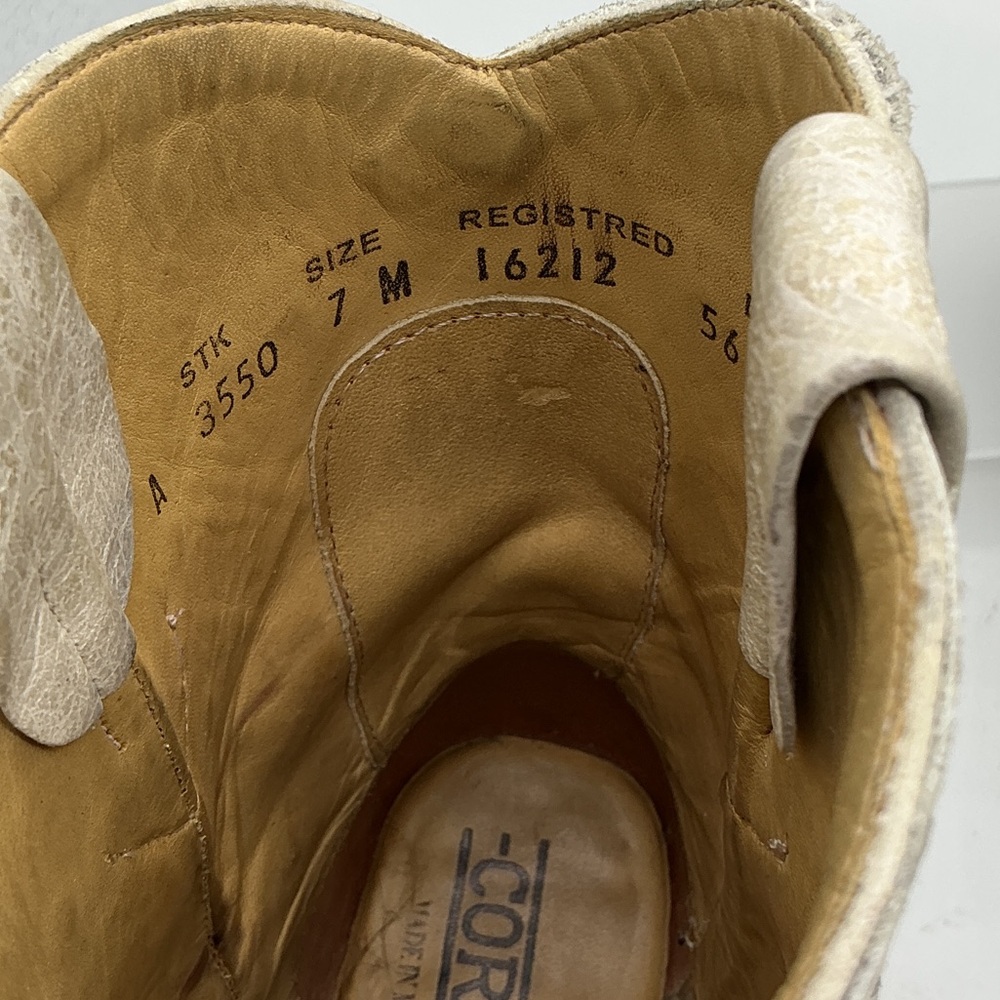 Corral women’s off white glitter inlay and crystal accents. - Picture 3 of 10